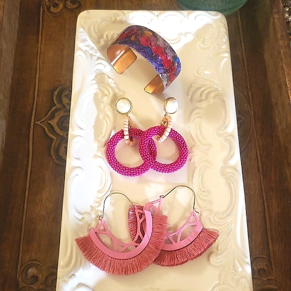 Pink and Purple Jewelry Bundle~ 2 pairs Earrings and a Unique Cuff/Bracelet - Picture 2 of 11